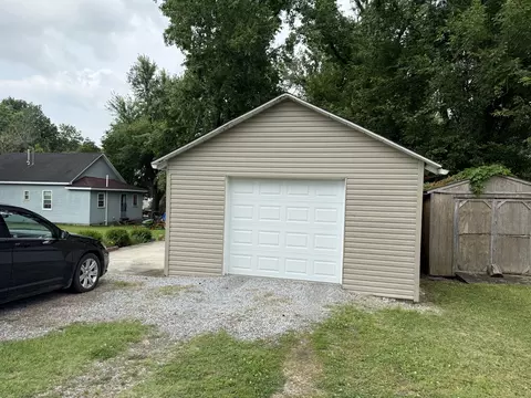 Exterior - 78 Academy St, Eldorado, IL 62930 photo 1 of 3
