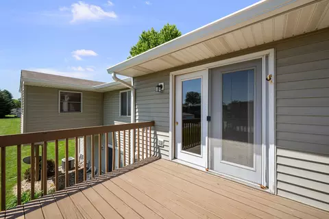 Exterior - 3004 3rd St #10, Moline, IL 61265 photo 4 of 5