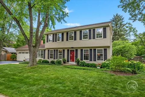 916 Britta Ln, Batavia, IL 60510