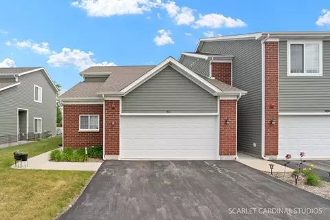 911 Gillespie Ln, Yorkville, IL 60560