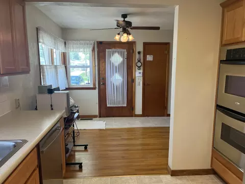 Entry Way - 538 Dwight St, Kewanee, IL 61443 photo 1 of 1