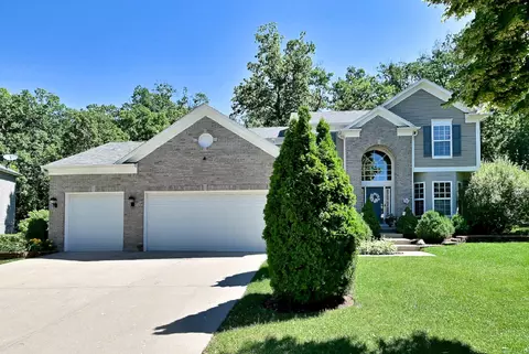 10 Sequoia Ct, Streamwood, IL 60107