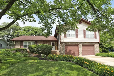 1324 Chartwell Rd, Schaumburg, IL 60195