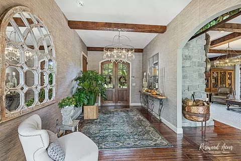 Entry Way - 2664 Waldron Ave, Kankakee, IL 60901 photo 2 of 7