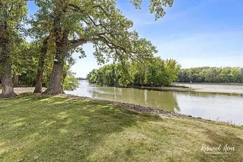 Exterior - 2664 Waldron Ave, Kankakee, IL 60901 photo 10 of 12