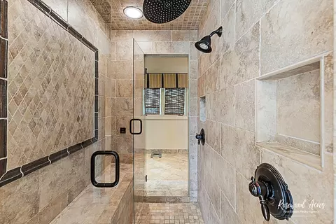Bath - 2664 Waldron Ave, Kankakee, IL 60901 photo 2 of 3
