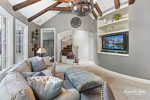 Living - 2664 Waldron Ave, Kankakee, IL 60901 photo 5 of 6