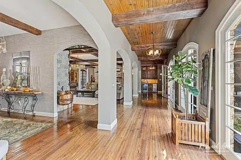 Entry Way - 2664 Waldron Ave, Kankakee, IL 60901 photo 3 of 7