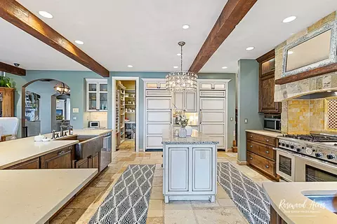 Kitchen - 2664 Waldron Ave, Kankakee, IL 60901 photo 4 of 5
