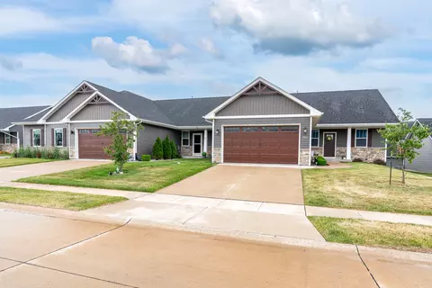 3015 Mary Leigh Dr #0, Bettendorf, IA 52722