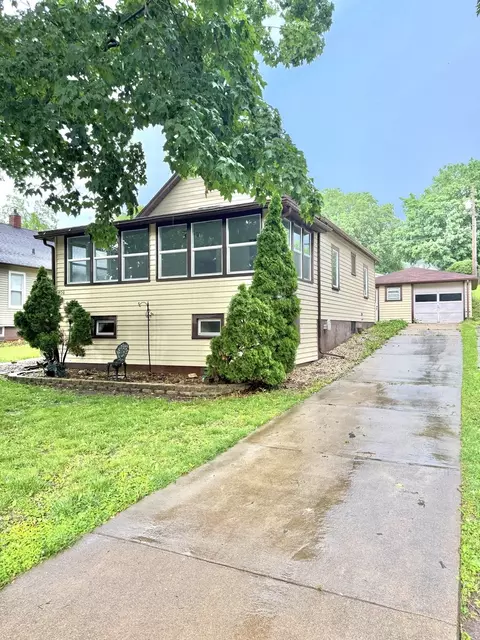 406 E Saint Paul St, Spring Valley, IL 61362