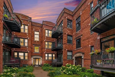 1331 W North Shore Ave #2S, Chicago, IL 60626