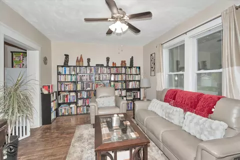 Living - Undisclosed, Hazel Crest, IL 60429 photo 1 of 2