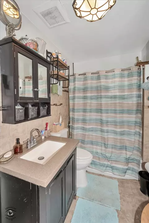 Bath - Undisclosed, Hazel Crest, IL 60429 photo 1 of 3