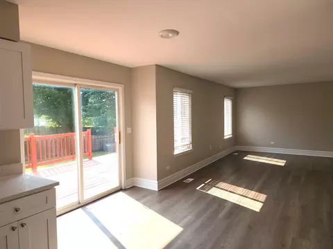 Living - 2812 Crested Butte Trl, Plainfield, IL 60586 photo 6 of 6