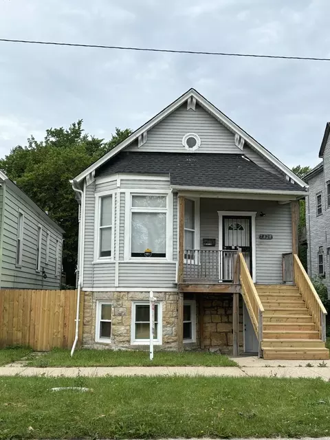 7828 S Escanaba Ave, Chicago, IL 60649