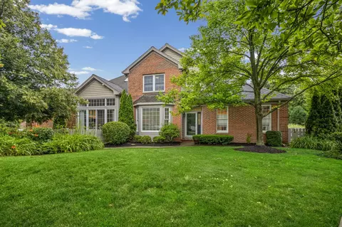 2064 Norwich Ct, Glenview, IL 60026