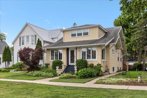 1523 Oakwood Ave, Des Plaines, IL 60016
