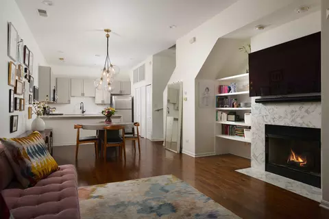 952 N Crosby St, Chicago, IL 60610
