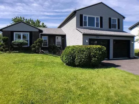 7465 W Hickory Creek Dr, Frankfort, IL 60423