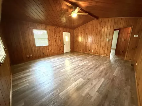 Living - 201 Helen St, Christopher, IL 62822 photo 1 of 3