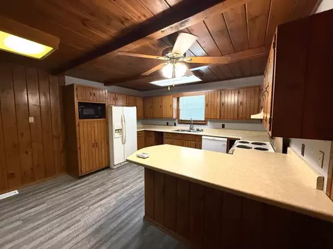 Kitchen - 201 Helen St, Christopher, IL 62822 photo 2 of 2