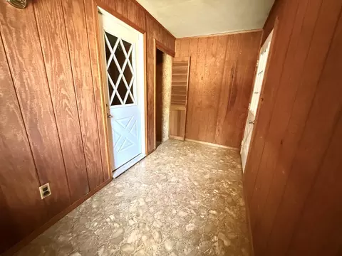 Entry Way - 201 Helen St, Christopher, IL 62822 photo 1 of 1