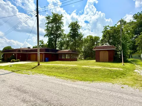 Exterior - 201 Helen St, Christopher, IL 62822 photo 8 of 8