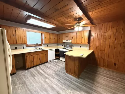 Kitchen - 201 Helen St, Christopher, IL 62822 photo 1 of 2