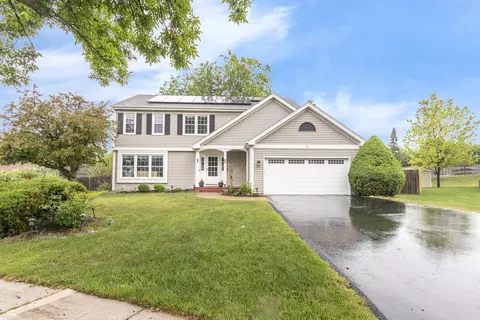 76 Foxboro Ln, Gurnee, IL 60031
