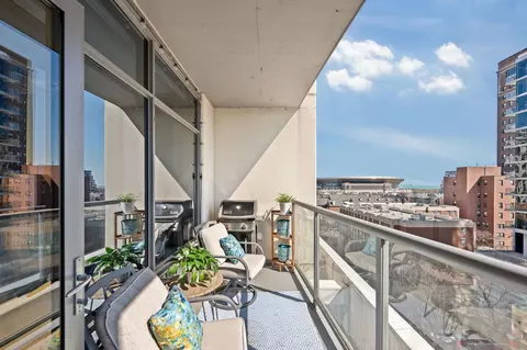Exterior - 100 E 14th St #706, Chicago, IL 60605 photo 1 of 2