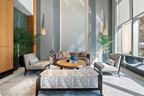 Living - 100 E 14th St #706, Chicago, IL 60605 photo 1 of 5