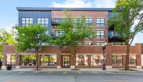 4504 N Clark St #404, Chicago, IL 60640