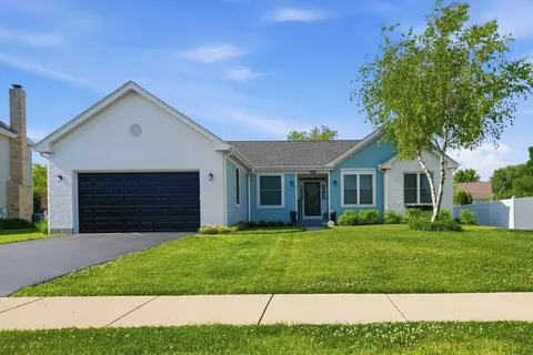 1968 School House Ln, Aurora, IL 60506