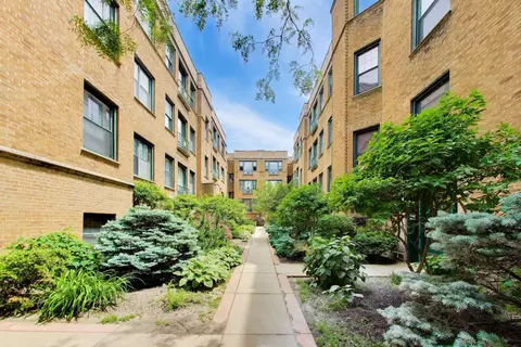 7023 N 5 N Sheridan Rd #2N, Chicago, IL 60626