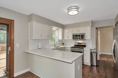 Kitchen - 2016 Saint Andrews Dr, Plainfield, IL 60586 photo 1 of 4