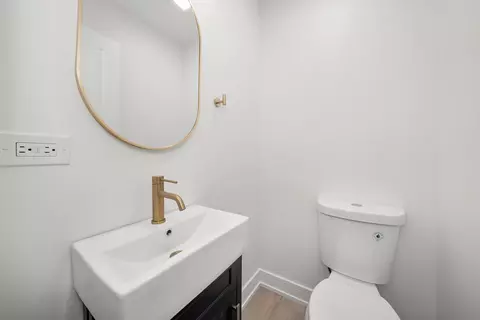 Bath - 3700 W 76th Pl, Chicago, IL 60652 photo 3 of 3