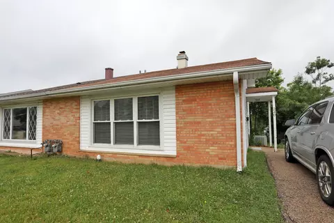 240 Grissom Ln, Hoffman Estates, IL 60169