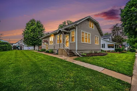 622 Woodward St, Beecher, IL 60401