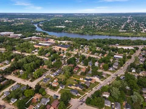 View/Area - 790 Wing St, Elgin, IL 60123 photo 3 of 3