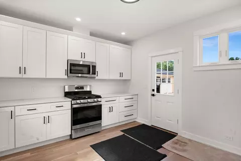 Kitchen - 790 Wing St, Elgin, IL 60123 photo 4 of 4