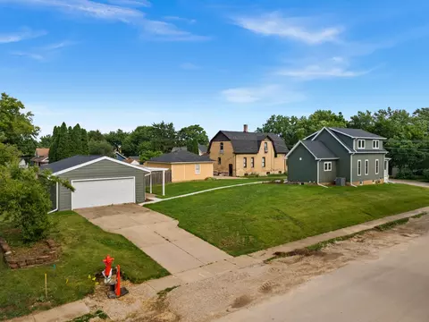 View/Area - 790 Wing St, Elgin, IL 60123 photo 1 of 3