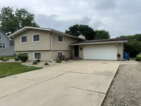 209 N Steele St, Cherry, IL 61317