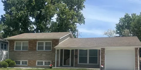 2716 Larkspur Ln, Hazel Crest, IL 60429