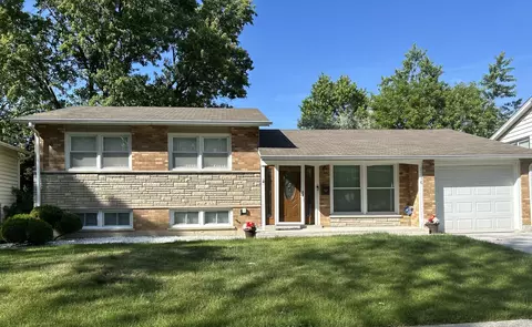 2716 Larkspur Ln, Hazel Crest, IL 60429