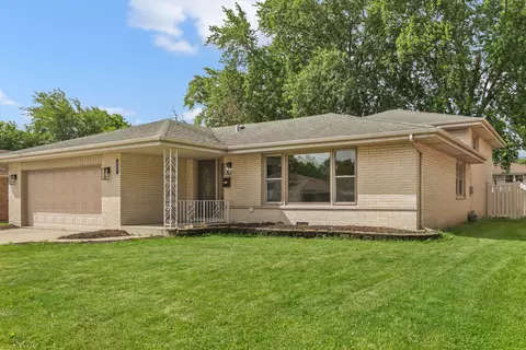 947 E 169th St, South Holland, IL 60473