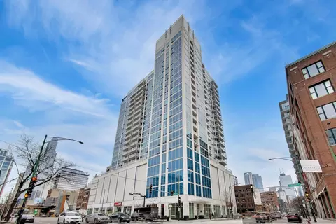 757 N Orleans St #1105, Chicago, IL 60654