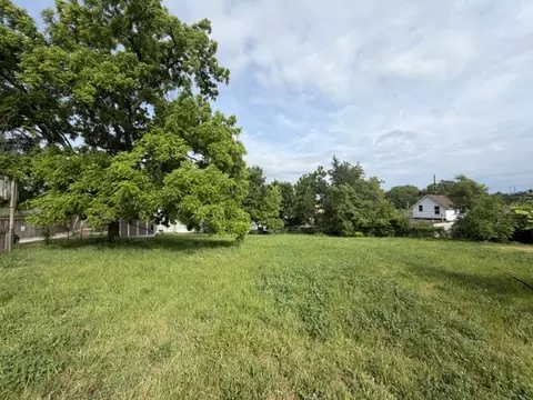 415 Russell St, Elgin, IL 60120 photo 3