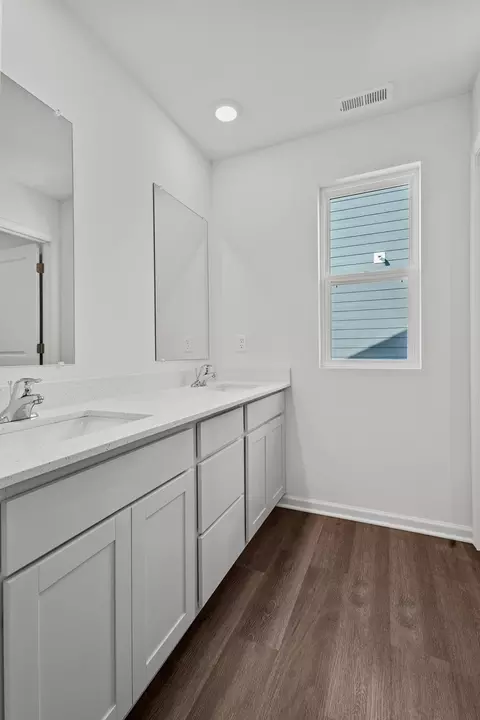 Bath - 14825 S Parkview Dr, Plainfield, IL 60544 photo 2 of 3