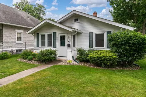 Exterior - 256 7th St, Silvis, IL 61282 photo 4 of 8